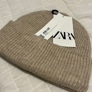 ZARA beanie - brand new